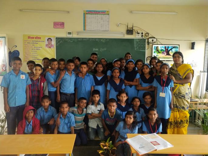 The teacher took digital classes at his own expense | शिक्षिकेने स्वखर्चातून वर्ग केला डिजिटल The teacher took digital classes at his own expense | शिक्षिकेने स्वखर्चातून वर्ग केला डिजिटल