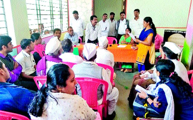 Duberekker facilities learned by national level inspectors | राष्ट्रीय स्तरावरील निरीक्षकांनी जाणून घेतल्या डुबेरेकरांच्या सोयीसुविधा Duberekker facilities learned by national level inspectors | राष्ट्रीय स्तरावरील निरीक्षकांनी जाणून घेतल्या डुबेरेकरांच्या सोयीसुविधा