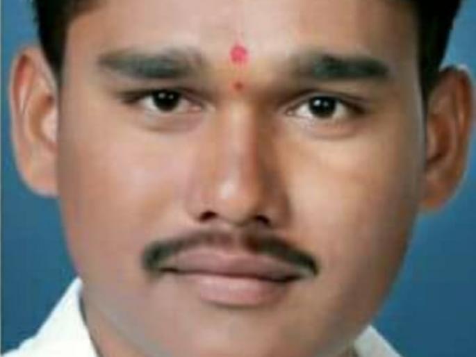 Sangli: The youth stabbed the young man in the police station. Events in Kupwara | कोथळे प्रकरणानंतर आणखी एक प्रताप, पोलीस ठाण्यात सख्ख्या भावांना बेदम मारहाण Sangli: The youth stabbed the young man in the police station. Events in Kupwara | कोथळे प्रकरणानंतर आणखी एक प्रताप, पोलीस ठाण्यात सख्ख्या भावांना बेदम मारहाण