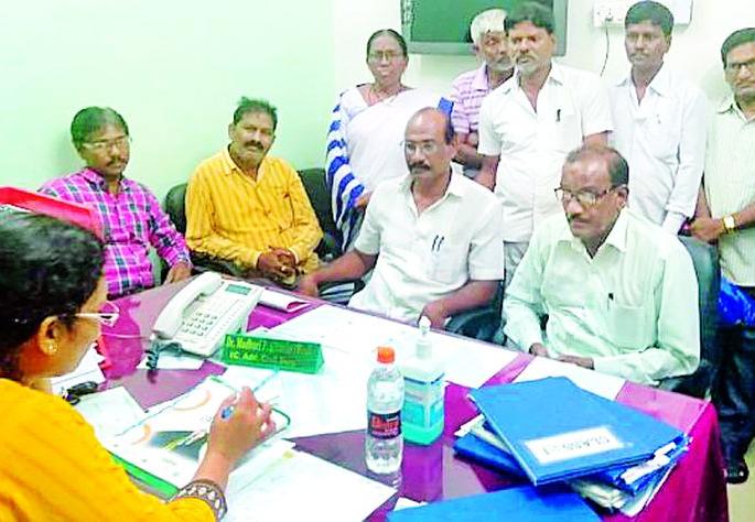 Hospital staff salaries kept up | रुग्णालय कर्मचाऱ्यांचे वेतन रखडले Hospital staff salaries kept up | रुग्णालय कर्मचाऱ्यांचे वेतन रखडले