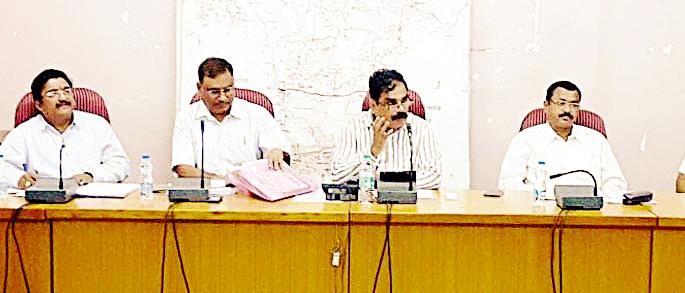 karsai-vaibhaagaanae-sahakaaraya-karaavae | कृषी विभागाने सहकार्य करावे