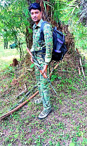 Two killed in a two-wheeler accident | दुचाकी अपघातात जवान ठार Two killed in a two-wheeler accident | दुचाकी अपघातात जवान ठार