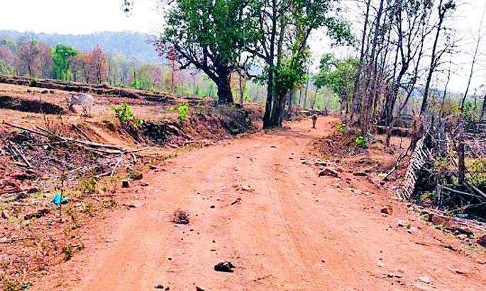 On rainy days those villages become not reachable | पावसाळ्याच्या दिवसात ती गावे होतात नॉट रिचेबल On rainy days those villages become not reachable | पावसाळ्याच्या दिवसात ती गावे होतात नॉट रिचेबल