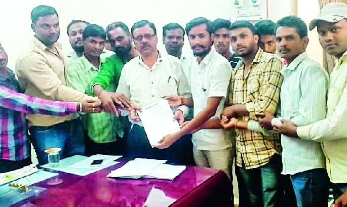 Make barbarians available to the farmers | शेतकऱ्यांना बारदाणा उपलब्ध करुन द्या Make barbarians available to the farmers | शेतकऱ्यांना बारदाणा उपलब्ध करुन द्या