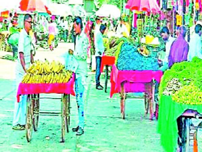 Hawkers zone that will make the rounds | फेरीवाल्यांसाठी तयार करणार हॉकर्स झोन Hawkers zone that will make the rounds | फेरीवाल्यांसाठी तयार करणार हॉकर्स झोन
