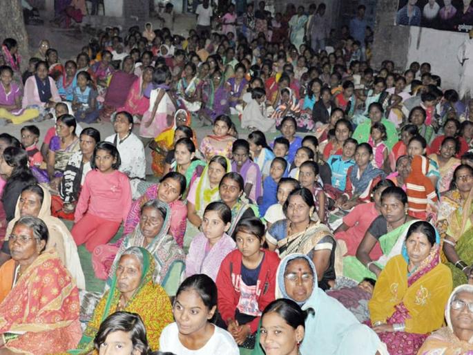  Shahri Jalsa response in Aundh | औंढ्यात शाहिरी जलसाला प्रतिसाद