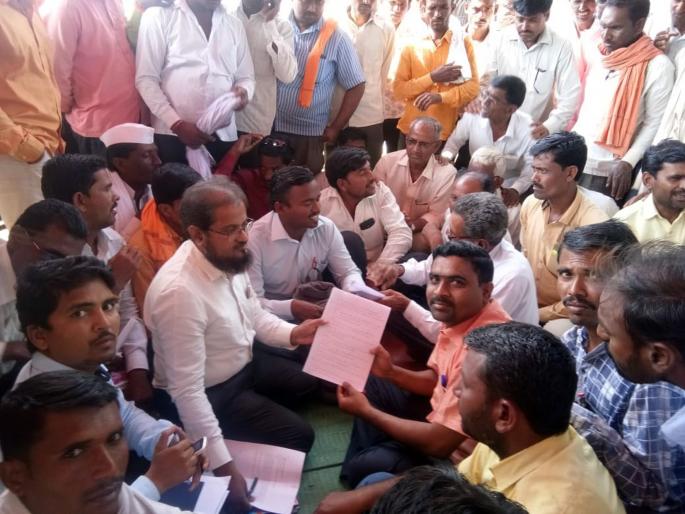 Farmers' fasting at the power station | वीज केंद्रावर शेतकऱ्यांचे उपोषण Farmers' fasting at the power station | वीज केंद्रावर शेतकऱ्यांचे उपोषण