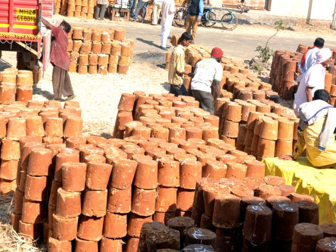 Decreasing rates in jaggery market | गूळ बाजारावर दर कपातीची संक्रांत