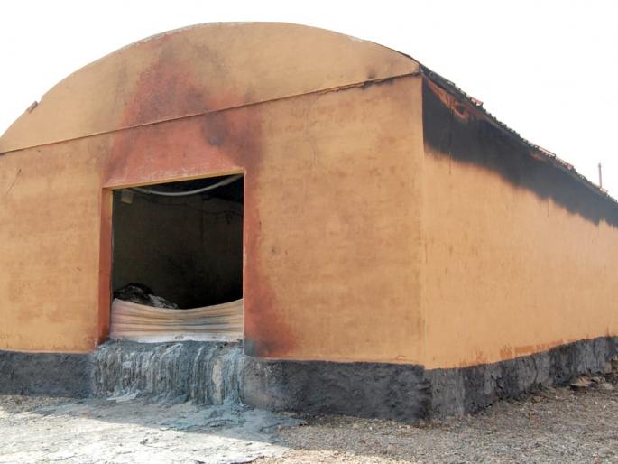 Loss of Rs. 12 crores for the fate of company godown in Kendrapur | कडेपूरला कंपनीच्या गोदामाला आगीच पावणे बारा कोटीची हानी Loss of Rs. 12 crores for the fate of company godown in Kendrapur | कडेपूरला कंपनीच्या गोदामाला आगीच पावणे बारा कोटीची हानी