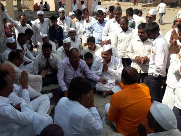 ... and start of polling in Shirdasgaon for three hours | ...अन् शिरसगाव लौकीत तब्बल तीन तासांनी मतदानास प्रारंभ ... and start of polling in Shirdasgaon for three hours | ...अन् शिरसगाव लौकीत तब्बल तीन तासांनी मतदानास प्रारंभ