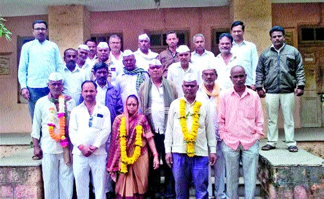 Solanke as the chairman, Suranje as the vice-president | सभापतिपदी सोळुंके, उपसभापतिपदी सुरंजे Solanke as the chairman, Suranje as the vice-president | सभापतिपदी सोळुंके, उपसभापतिपदी सुरंजे