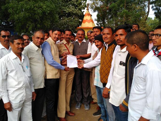 Resolution in Gram Sabha for illegal sand stagnation in seasonal river basin | मोसम नदीपात्रातील अवैध वाळू उपशाबाबत ग्रामसभेत ठराव Resolution in Gram Sabha for illegal sand stagnation in seasonal river basin | मोसम नदीपात्रातील अवैध वाळू उपशाबाबत ग्रामसभेत ठराव