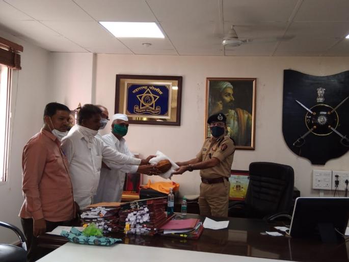 Statement of Police Patil Association to Special Inspector General of Police | विशेष पोलिस महानिरीक्षकांना पोलिस पाटील संघटनेचे निवेदन Statement of Police Patil Association to Special Inspector General of Police | विशेष पोलिस महानिरीक्षकांना पोलिस पाटील संघटनेचे निवेदन