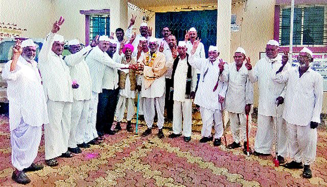 In the struggle for power, the release of the 90th MLA | सत्तासंघर्षात २८९ व्या आमदाराची ‘अशीही’ सुटका In the struggle for power, the release of the 90th MLA | सत्तासंघर्षात २८९ व्या आमदाराची ‘अशीही’ सुटका