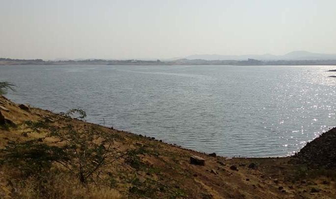 Held in six irrigation projects in Nandurbar district | नंदुरबार जिल्ह्यातील सहा सिंचन प्रकल्पांमध्ये ठणठणाट Held in six irrigation projects in Nandurbar district | नंदुरबार जिल्ह्यातील सहा सिंचन प्रकल्पांमध्ये ठणठणाट