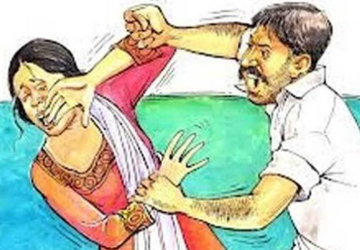 Witness beat woman | साक्षीदार महिलांना मारहाण Witness beat woman | साक्षीदार महिलांना मारहाण