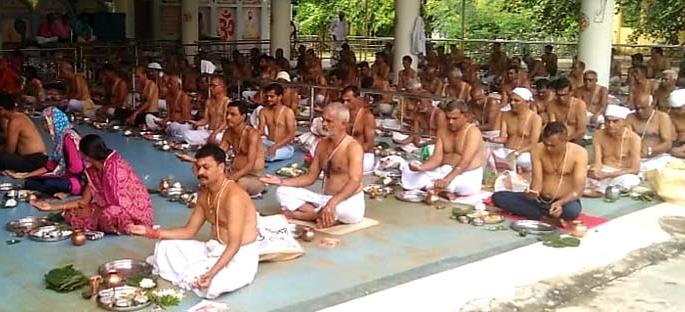 The collective patriarchal worship at the Ashram at Prakash | प्रकाशा येथील आश्रमात सामूहिक पितृश्राद्ध पूजा