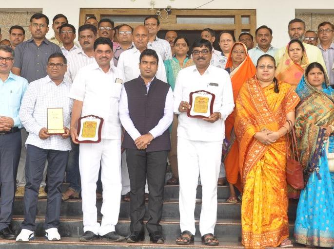 Goodbye to moving staff and members | मावळते पदाधिकारी व सदस्यांना निरोप Goodbye to moving staff and members | मावळते पदाधिकारी व सदस्यांना निरोप