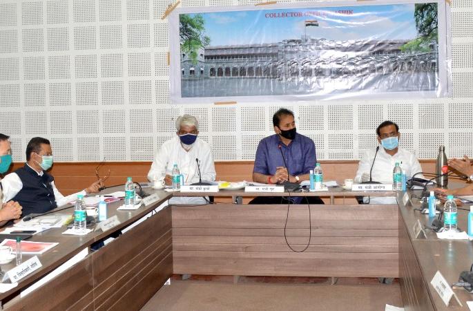 Doctors' task force in Malegaon too: Tope | मालेगावातही डॉक्टरांचे ‘टास्क फोर्स’ : टोपे Doctors' task force in Malegaon too: Tope | मालेगावातही डॉक्टरांचे ‘टास्क फोर्स’ : टोपे