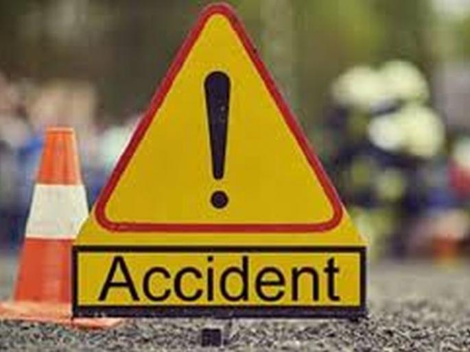 One died in a two-wheeler accident while one was seriously injured | दुचाकीच्या अपघातात एक जागीच ठार तर एक गंभीर जखमी  One died in a two-wheeler accident while one was seriously injured | दुचाकीच्या अपघातात एक जागीच ठार तर एक गंभीर जखमी