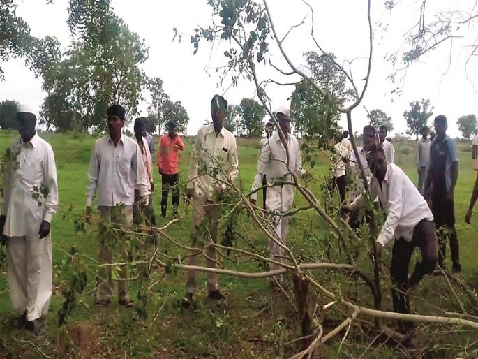 Two groups clash in the face of land dispute: One killed, twelve wounded | जमीनीच्या वादावरुन दोन गटात हाणामारी: एकाचा मृत्यू, बारा जखमी Two groups clash in the face of land dispute: One killed, twelve wounded | जमीनीच्या वादावरुन दोन गटात हाणामारी: एकाचा मृत्यू, बारा जखमी