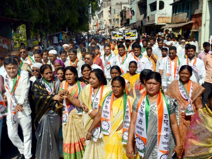 Frontier in Parbhani, Palam, Gangakhed, Purna: 'NCP's attack on the government | परभणी, पालम, गंगाखेड, पूर्णा येथे मोर्चा : ‘राष्ट्रवादी’चा सरकारवर हल्लाबोल Frontier in Parbhani, Palam, Gangakhed, Purna: 'NCP's attack on the government | परभणी, पालम, गंगाखेड, पूर्णा येथे मोर्चा : ‘राष्ट्रवादी’चा सरकारवर हल्लाबोल