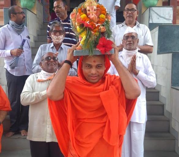 Immersion of 'Shri' in Swaminarayan temple at Faizpur | फैजपूरला स्वामिनारायण मंदिरात 'श्री' विसर्जन Immersion of 'Shri' in Swaminarayan temple at Faizpur | फैजपूरला स्वामिनारायण मंदिरात 'श्री' विसर्जन