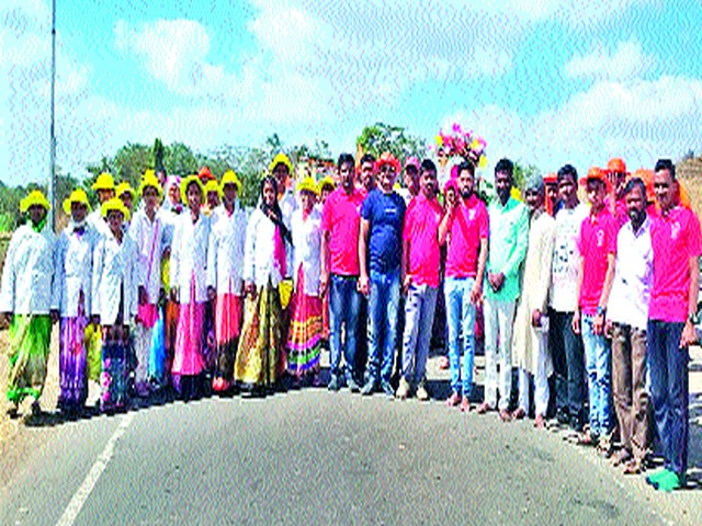 Saibaba Pedestrian departure from Nandurvadi | नांदूरवैद्य येथून साईबाबा पदयात्रेचे प्रस्थान
