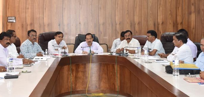 Review of Sangli flood relief measures, officials should keep vigilance and coordination: Kalam | सांगलीत पूरस्थिती उपाययोजनांचा आढावा, अधिकाऱ्यांनी सतर्कता व समन्वय ठेवावा : काळम Review of Sangli flood relief measures, officials should keep vigilance and coordination: Kalam | सांगलीत पूरस्थिती उपाययोजनांचा आढावा, अधिकाऱ्यांनी सतर्कता व समन्वय ठेवावा : काळम