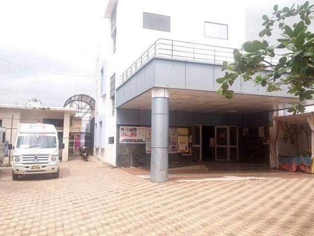 Woman dies during childbirth | सटाण्यात प्रसुतिदरम्यान महिलेचा मृत्यू Woman dies during childbirth | सटाण्यात प्रसुतिदरम्यान महिलेचा मृत्यू