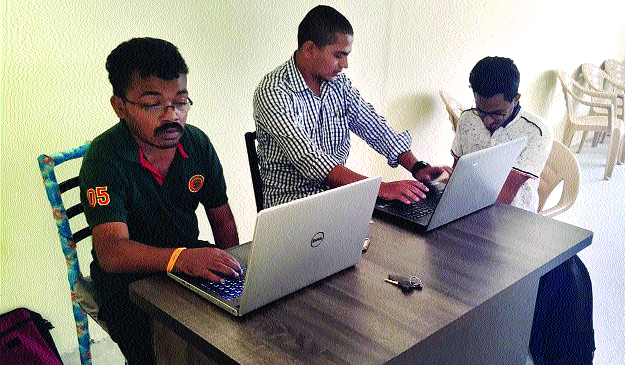 Stubbornness Akshay gave birth to life | जिद्दी अक्षयने आयुष्याला दिली गती Stubbornness Akshay gave birth to life | जिद्दी अक्षयने आयुष्याला दिली गती