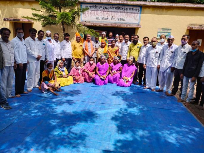 Corona Warriors honored by Aurangpur Gram Panchayat | औरंगपूर ग्रामपंचायतीतर्फे कोरोना योद्ध्यांचा सन्मान Corona Warriors honored by Aurangpur Gram Panchayat | औरंगपूर ग्रामपंचायतीतर्फे कोरोना योद्ध्यांचा सन्मान