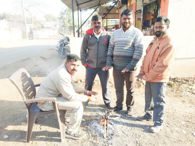 Cold wave rises with Kalwan taluka in the valley | कळवण तालुक्या सह पुनद खोऱ्यात थंडीचा जोर वाढला Cold wave rises with Kalwan taluka in the valley | कळवण तालुक्या सह पुनद खोऱ्यात थंडीचा जोर वाढला