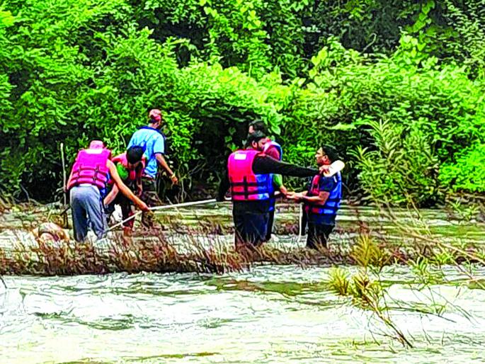 Deepti Jikmade's body found, incident in Bhadgaon river basin | दीप्ती जिकमडेचा मृतदेह आढळला, भडगाव नदीपात्रातील घटना Deepti Jikmade's body found, incident in Bhadgaon river basin | दीप्ती जिकमडेचा मृतदेह आढळला, भडगाव नदीपात्रातील घटना