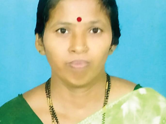 A woman dies after falling on a power cord | वीज तार अंगावर पडून महिलेचा मृत्यू