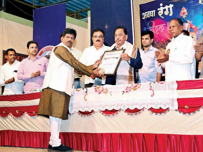 Sindhudurg: Sher never wounds: Inauguration of Narayana Rane, Hodawade Festival | सिंधुदुर्ग : शेर कधी घायाळ होत नाही : नारायण राणे, होडावडे महोत्सवाचे उद्घाटन Sindhudurg: Sher never wounds: Inauguration of Narayana Rane, Hodawade Festival | सिंधुदुर्ग : शेर कधी घायाळ होत नाही : नारायण राणे, होडावडे महोत्सवाचे उद्घाटन