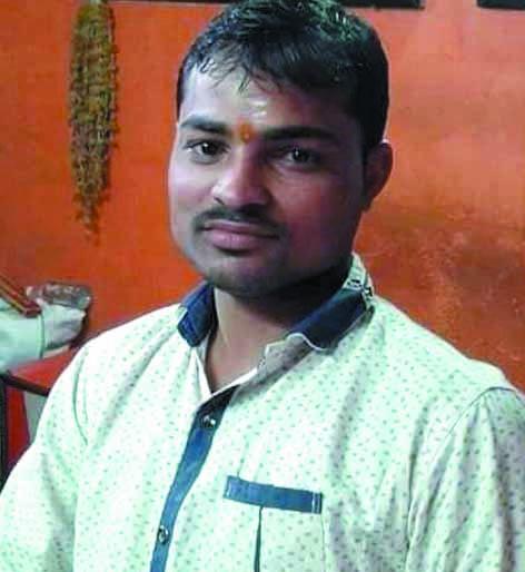 Sinnar killed young hotelier businessman in a truck crash | सिन्नरला भरधाव ट्रकच्या धडकेत युवा हॉटेल व्यावसायिक ठार Sinnar killed young hotelier businessman in a truck crash | सिन्नरला भरधाव ट्रकच्या धडकेत युवा हॉटेल व्यावसायिक ठार
