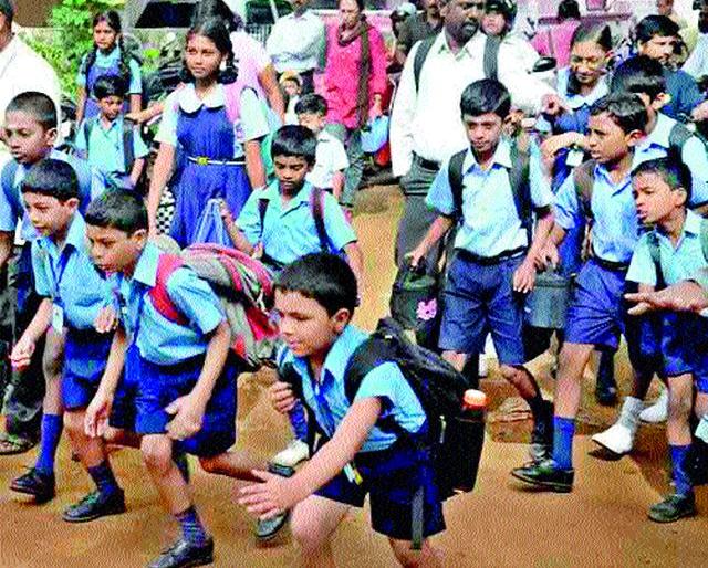 Three hundred children in the stream of education | तीनशे बालके शिक्षणाच्या प्रवाहात