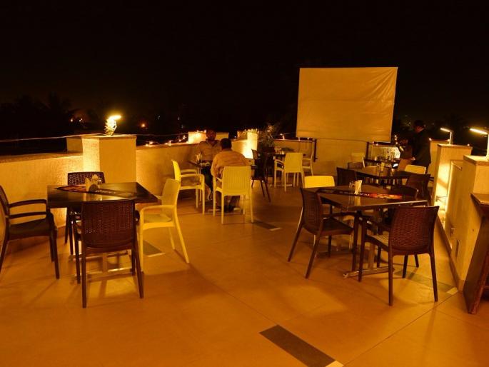  Shivsena aggressive in Nashik, a terraces restaurant run in the unprivileged area | नाशिकमध्ये विनापरवाना चालविल्या जाणा-या टेरेस रेस्टॉरंटप्रकरणी शिवसेना आक्रमक