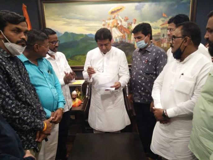 Orchestra performers to Raj Thackeray | वाद्यवृंद कलाकारांचे राज ठाकरेंना साकडे Orchestra performers to Raj Thackeray | वाद्यवृंद कलाकारांचे राज ठाकरेंना साकडे