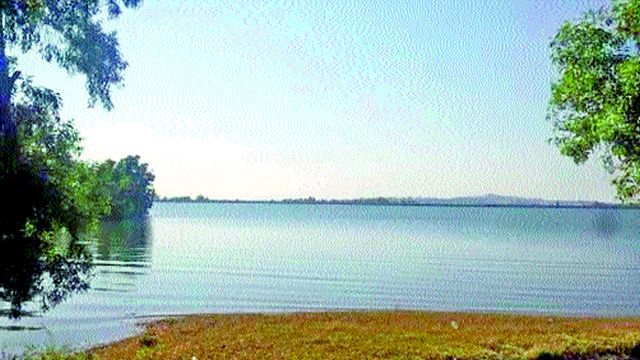 Resistance to drain the water of Vaitaran | वैतरणाचे पाणी मुकणेत टाकण्यास विरोध