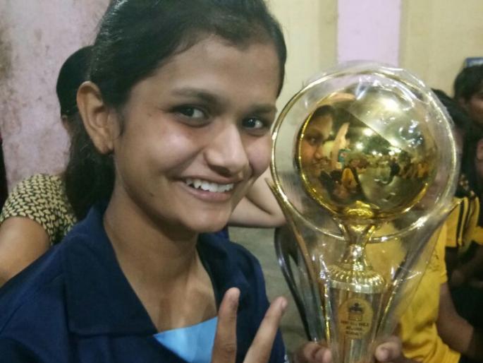 Kashmiri Devre Football Team | कश्मीरा देवरे फूटबॉल संघाच्या गोलिकपर Kashmiri Devre Football Team | कश्मीरा देवरे फूटबॉल संघाच्या गोलिकपर