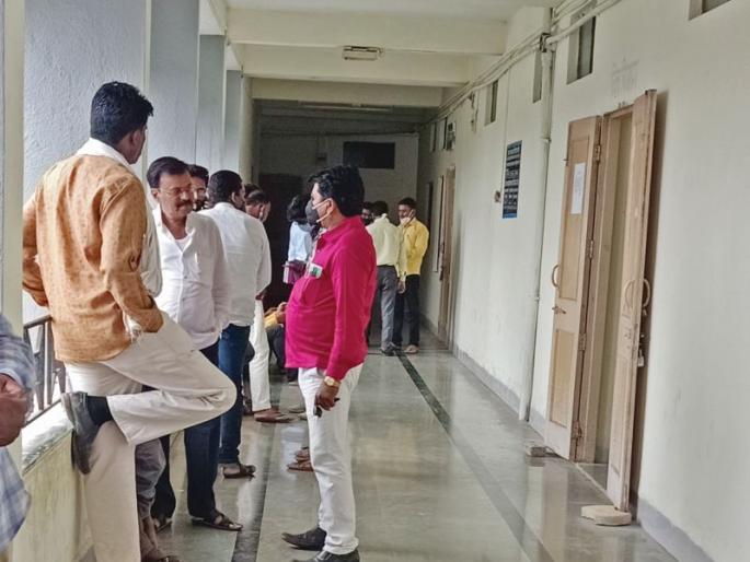 July is dawning; However, the construction department's 'March Ending' is not over! | जुलै उजाडतोय; तरी बांधकाम विभागाचा ‘मार्च एन्डिंग’ संपेना! July is dawning; However, the construction department's 'March Ending' is not over! | जुलै उजाडतोय; तरी बांधकाम विभागाचा ‘मार्च एन्डिंग’ संपेना!