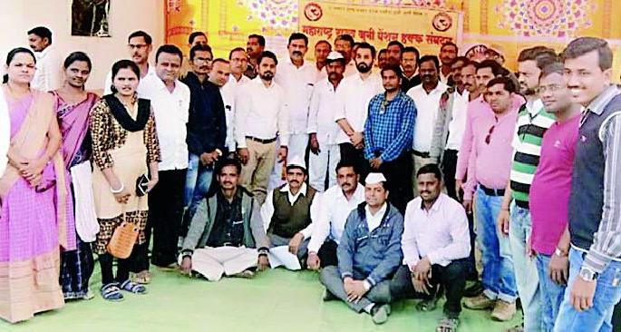 The government's defeat to the old pensions | जुनी पेन्शनसाठी शासनाला गाजराचा हार The government's defeat to the old pensions | जुनी पेन्शनसाठी शासनाला गाजराचा हार