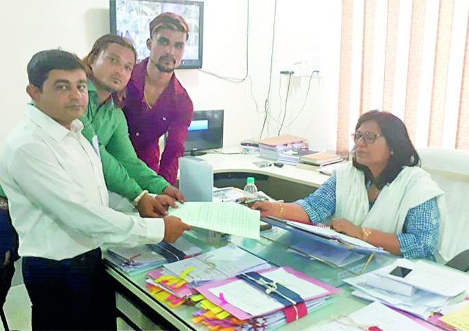 Control the prices of chemical fertilizers | रासायनिक खतांच्या किमतींवर नियंत्रण ठेवा Control the prices of chemical fertilizers | रासायनिक खतांच्या किमतींवर नियंत्रण ठेवा