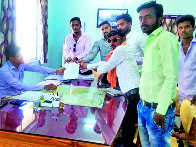 Looted students by bogus teachers in the name of teaching | शिकवणीच्या नावाखाली बोगस शिक्षकांकडून विद्यार्थ्यांची लूट Looted students by bogus teachers in the name of teaching | शिकवणीच्या नावाखाली बोगस शिक्षकांकडून विद्यार्थ्यांची लूट