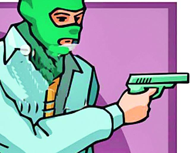 The bullet holds the material with a bunker | बंदुकीच्या धाकावर रोखेसह साहित्य पळविले The bullet holds the material with a bunker | बंदुकीच्या धाकावर रोखेसह साहित्य पळविले