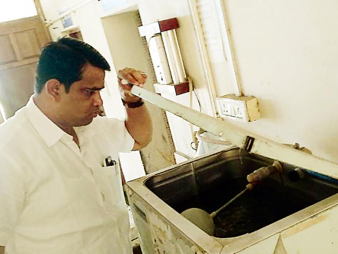 vaotara-kaularamadhayae-alayaa-ana-daasa | वॉटर कुलरमध्ये अळ्या अन् डास vaotara-kaularamadhayae-alayaa-ana-daasa | वॉटर कुलरमध्ये अळ्या अन् डास