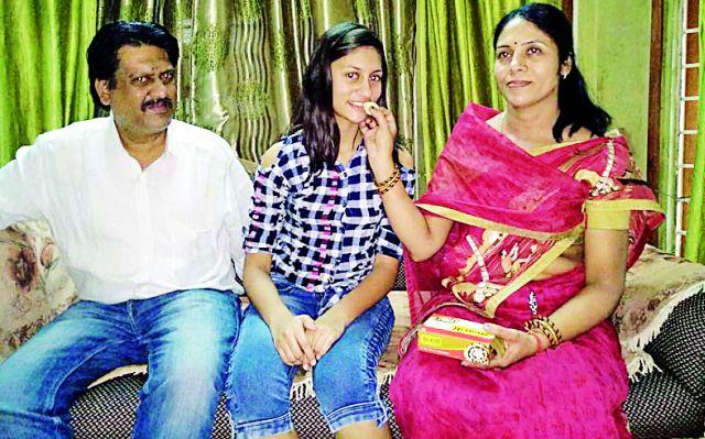 Lloyds's witness Jhunjhunwala tops | लॉयड्सची साक्षी झुनझुनवाला अव्वल Lloyds's witness Jhunjhunwala tops | लॉयड्सची साक्षी झुनझुनवाला अव्वल