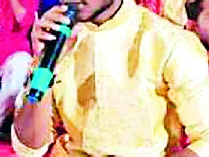 Sadhana of classical music is sold for selling tea | चहा विकता विकता केली शास्त्रीय संगीताची साधना Sadhana of classical music is sold for selling tea | चहा विकता विकता केली शास्त्रीय संगीताची साधना